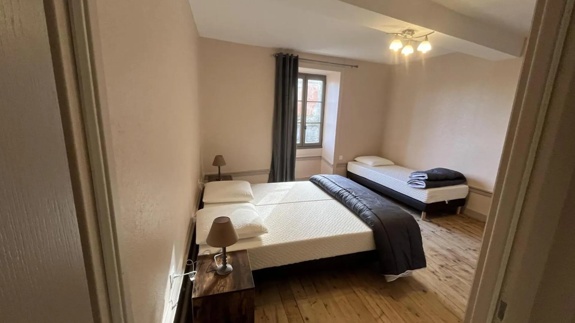 Gite Spacieux Au Crozet - Animaux Acceptes Et Wifi - Fr-1-496-341 Le Crozet Holiday home
