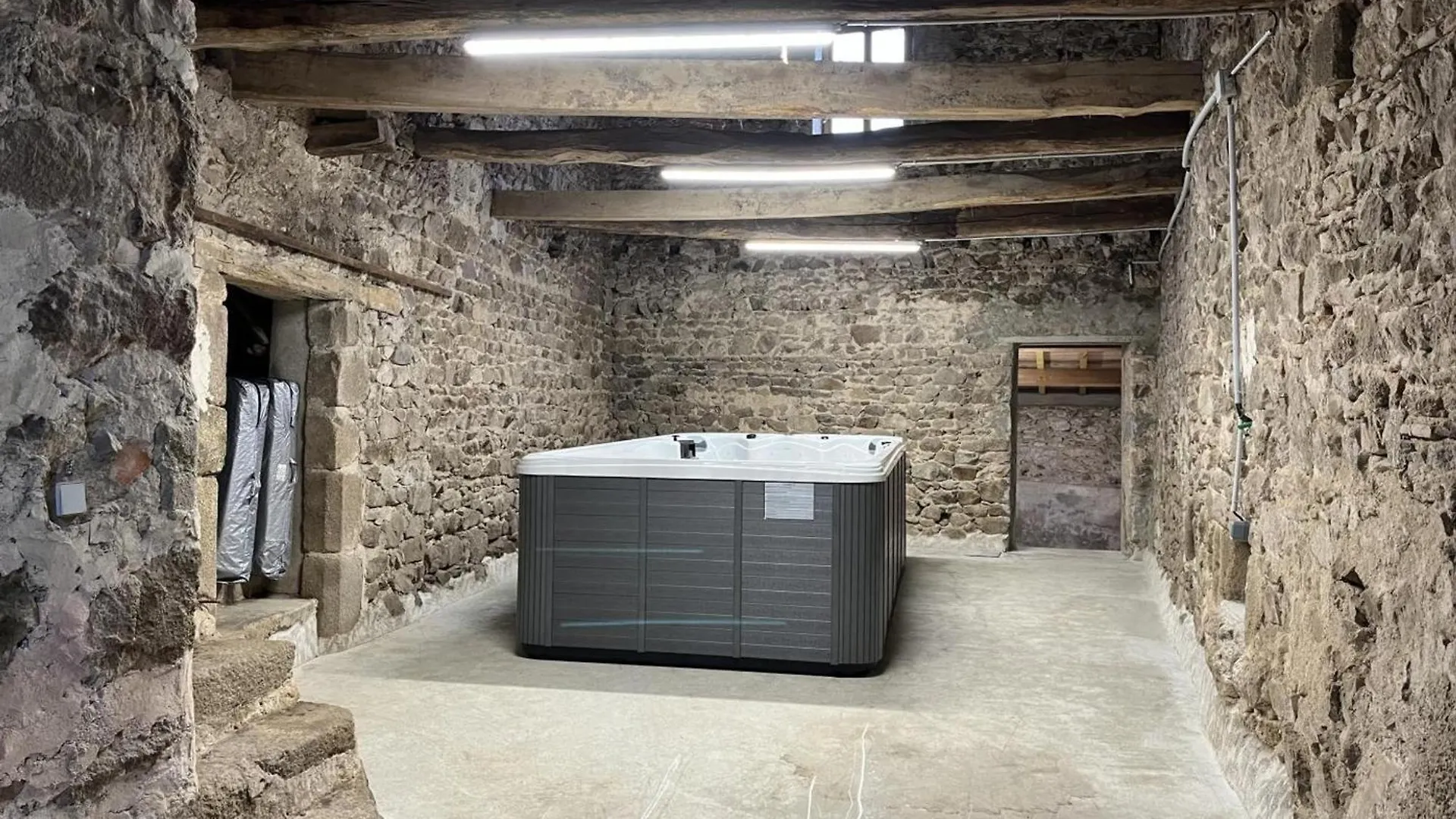 Gite Spacieux Au Crozet - Animaux Acceptes Et Wifi - Fr-1-496-341 Le Crozet 0*,  France