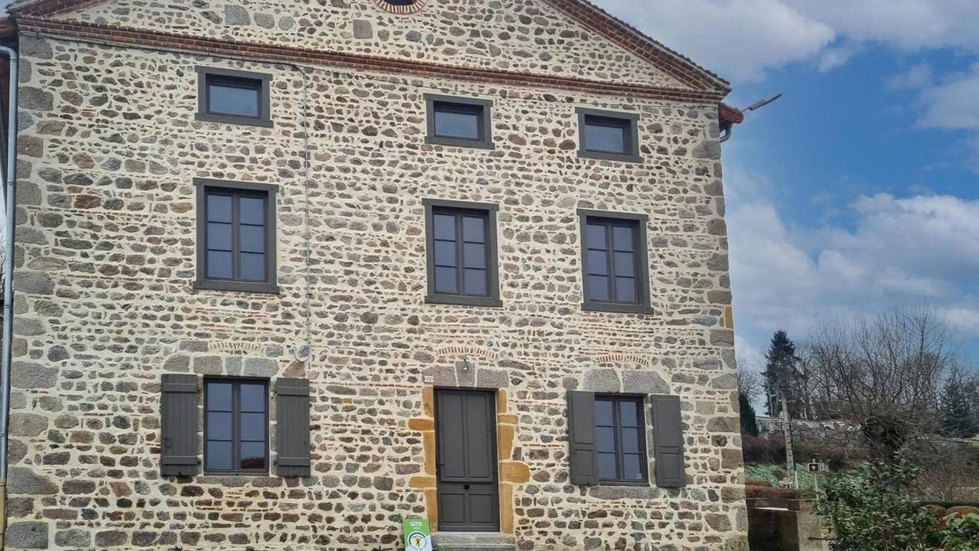 Gite Spacieux Au Crozet - Animaux Acceptes Et Wifi - Fr-1-496-341 Le Crozet